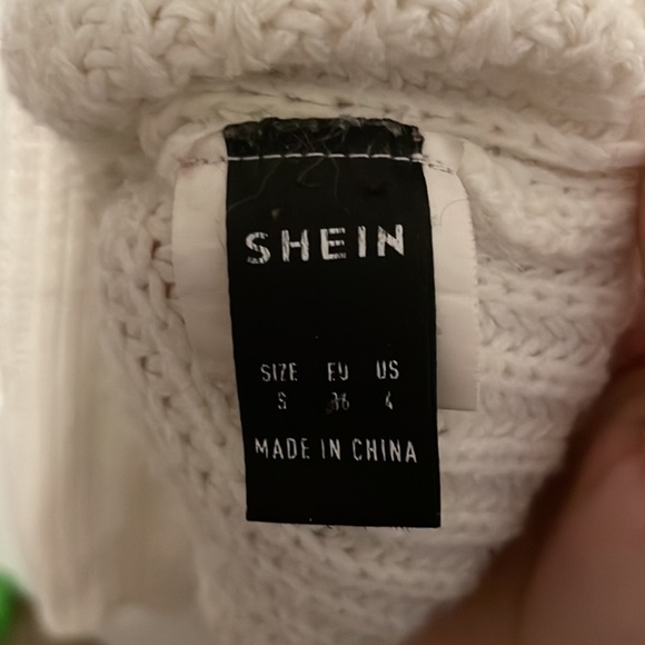 White Long sleeve Cropped Knitted Sweater - Picture 3 of 3